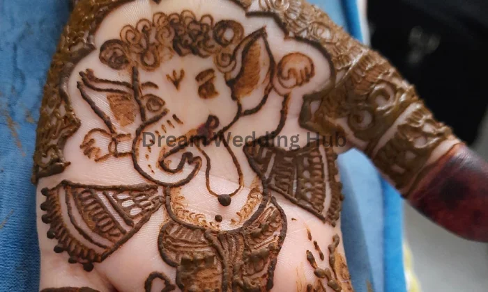 Akshita mehandi studio